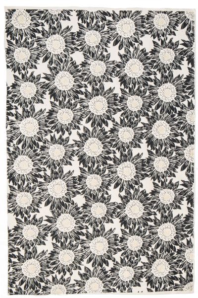 [GI-GSP550-47] Wrap-Flowers Black and Gold on Natural